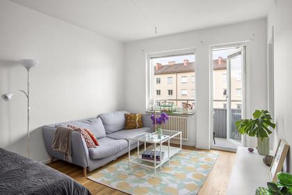 Hantverkaregatan 20B, Centrumnära