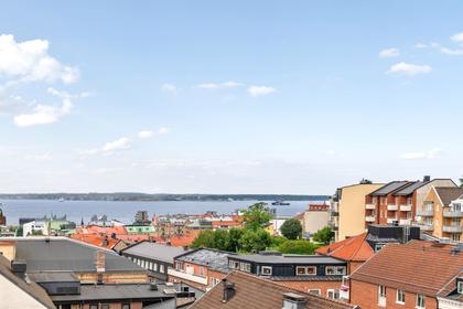 Kärngränden 1, Centrum
