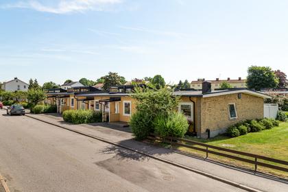 Ejdergatan 9E, Brevik