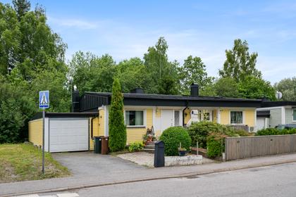 Getingvägen 30, Skånsta