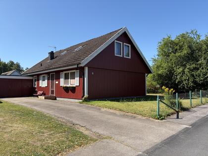 Falkvägen 8, Väckelsång