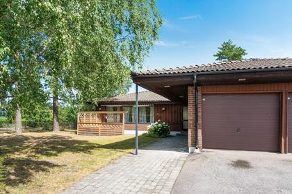 Kaprifolvägen 11, Bålsta