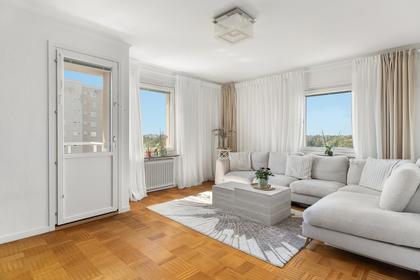 Astrakangatan 2, Hässelby Gård