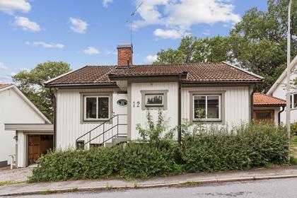 Våffelvägen 12, Sköndal