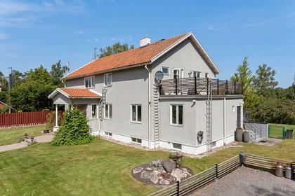 Lagered 24, Knäred