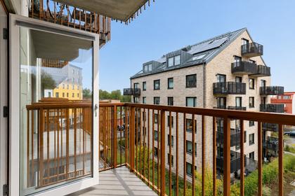 Famngatan 10, Flatås