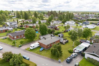 Algatan 12, Bosebygd