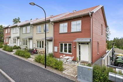 Brigadgatan 6A, Centrala