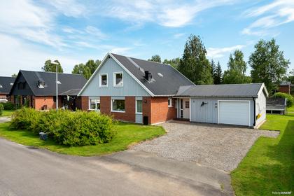 Morotsvägen 8, Sävast