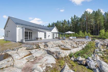 Lisas Backe 22, Bensbyn