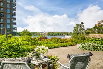 Finnboda Kajväg 2B, Finnboda Hamn