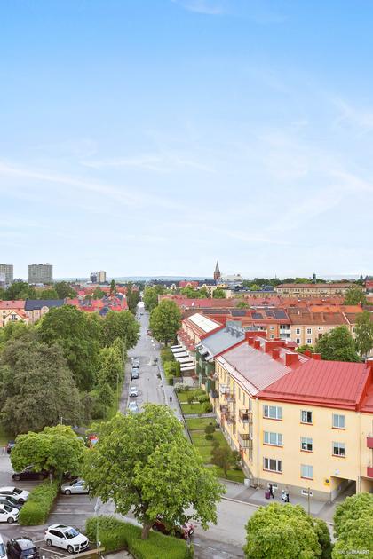 Engelbrektsgatan 76, Centralt