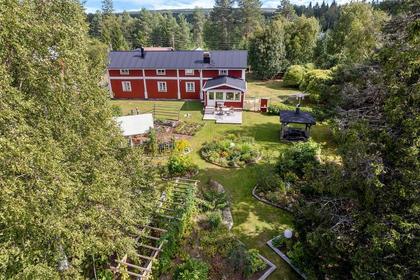 Kallforsvägen 325, Kallforsvägen