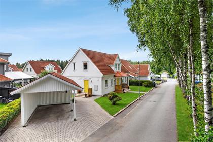 Kyrkbacken 12, Svärtinge