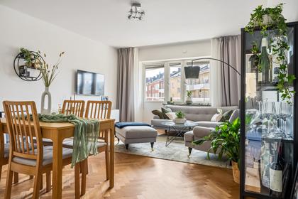 Vikbolandsgatan 1, Centralt