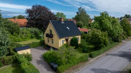 Rosenvägen 13, Blomsterkvarteren