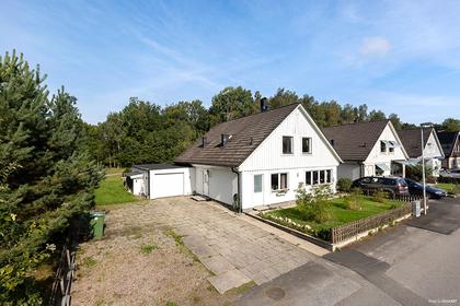 Treuddsvägen 52, Sköllersta