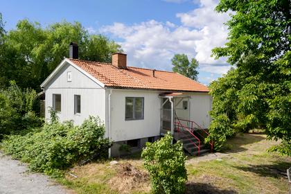 Mörbyvägen 13, Färingsö