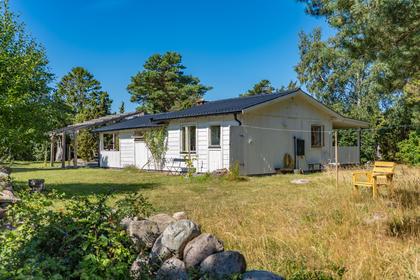 Vialmvägen 75, Östra Greda