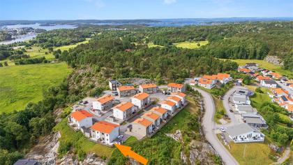 Pilslingan 25, Centralt