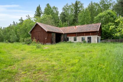Ålbo 121, Vänge