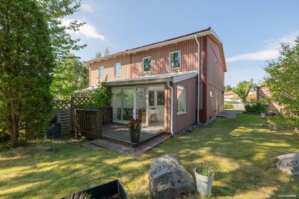 Predikantvägen 4, Gribbylund