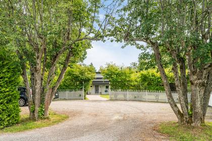 Skarpängsvägen 7, Svinninge