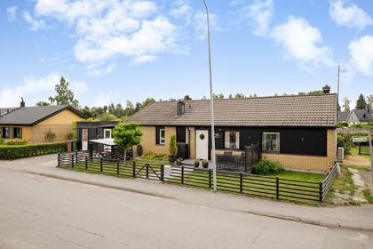 Ymers väg 25, Gamla Svalsta