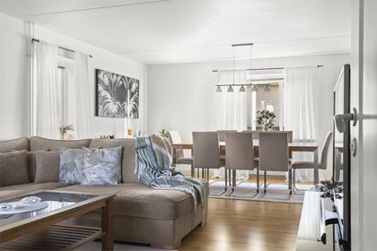 Solhagavägen 12, Falkagård