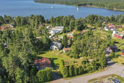 Jutviksvägen 10, Strandudden