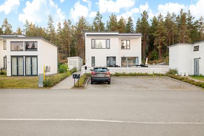 Tant Gredelins väg 39A, Tumba