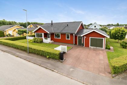 Hallonvägen 16, Halvorstorp