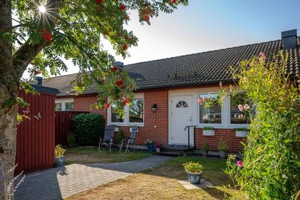 Aron Nils väg 1B, Centralt