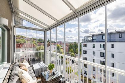 Trollhättevägen 16E, Centralt