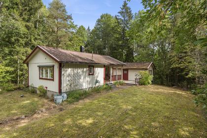 Övra Söderbyvägen 50, Roslagsbro