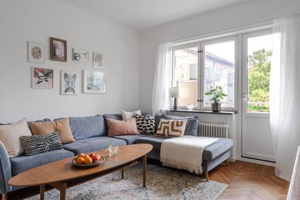 Vävaregatan 12D, Väster