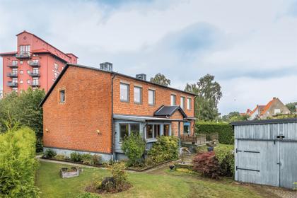 Betgatan 1, Tätort