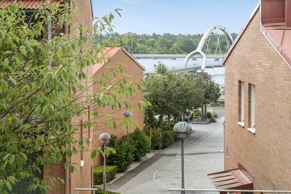Östra Storgatan 10, Centralt