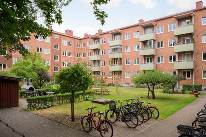 Vitemöllegatan 1C, Nobeltorget