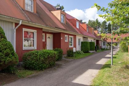 Myrbackavändan 129, Bomhus