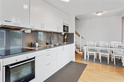 Tingstorget 1, Alby